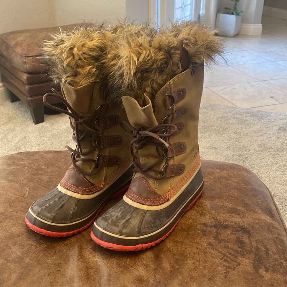 Sorel Boots - Cute, comfortable and warm! Coral and browns snow boots!